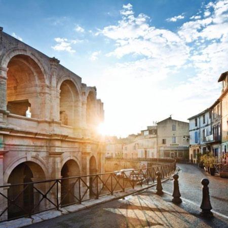 Le Mas Saint Jean Mezoargues Ngoại thất bức ảnh